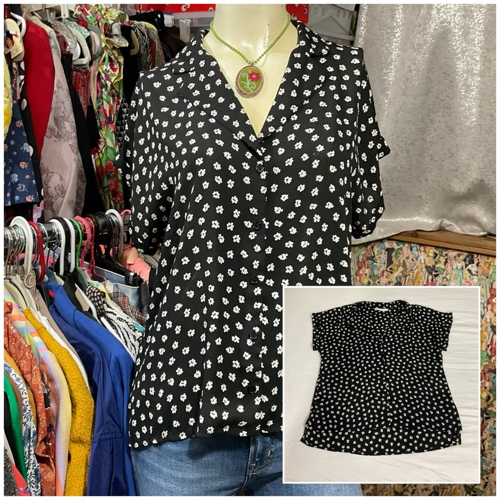 UO Floral Printed Short Sleeve Button Down Shirt Drapey RElaxed Fit